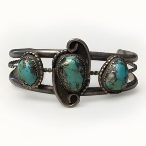 Stunning Vintage Native American 3 Turquoise Stone Cuff 925 Sterling